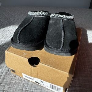 UGG  Tasman Black Slip-On Shoes